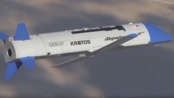 벌떼 드론 시험기 X-61A 그렘린공중비행체(GAV).사진=다이네틱스
