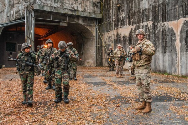 주한미군 제 23 화학대대 소속 501 중대가  '11월 중대 야외기동 2차 훈련' 제목으로 한국군과 함께 한 훈련 사진을 공개했다. 사진=주한미군