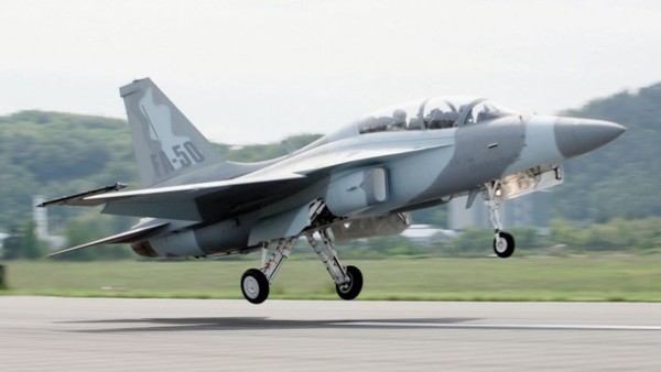 KAI가 생산하는 경공격기 FA-50 파이팅 이글이 이륙하고 있다. 사진=한국우주항공산업(KAI)