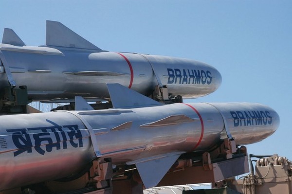 인도가 필리핀에 판매하기로 한 브라모스 초음속 지대함 미사일. 사진=제인스닷컴