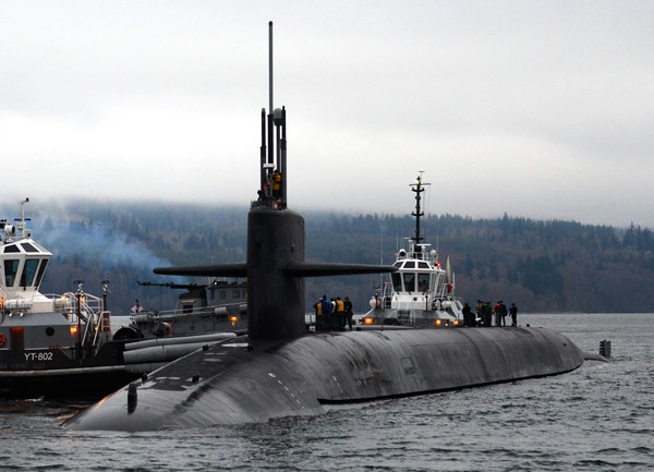 2014년 3월 미국 워싱턴주 브레머튼시 키트삽 뱅고어 해군기지에 미 해군 전략핵줌사함 네바다함이 정박해 있다. 사진=시포시즈