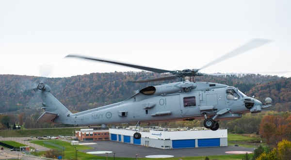 방위사업청이 차기 해상작전 헬기로 선정한 '시호크 MH-60R' 헬기.사진=록히드마틴