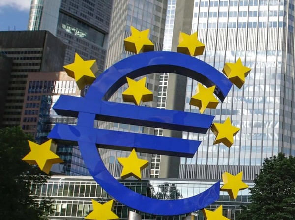 유럽중앙은행(ECB)이 8일 기준금리를 한 번에 0.75%포인트 올리는 자이언트스텝을 단행했다. 사진은 ECB로고. 사진=ECB