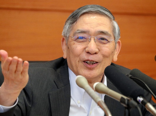 일본 중앙은행 일본은행(BOJ)이 18일 금융정책결정회의에서 통화완화 정책을 유지하기로 결정했다. 구로다 하루히코 총재가 기자회견에서 발언하고 있다. 사진=아사히신문