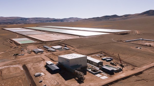 포스코의 아르헨티나 리튬 생산 데모플랜트 공장과 염수저장시설 전경.사진=포스코