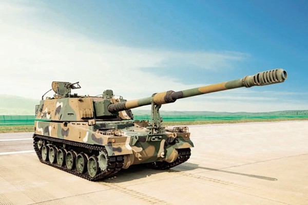한국의 명품 자주포 K9 '썬더'.구경 155mm,전투중량 47t, 최대사거리 40km를 자랑한다  사진=한화에어로스페이스