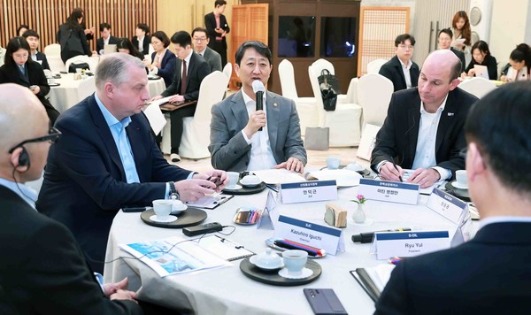 안덕근 산업통상자원부 장관이 3일 서울 진관사에서 외국인투자 전략회의를 주재하고 있다. 사진=산업통상자원부