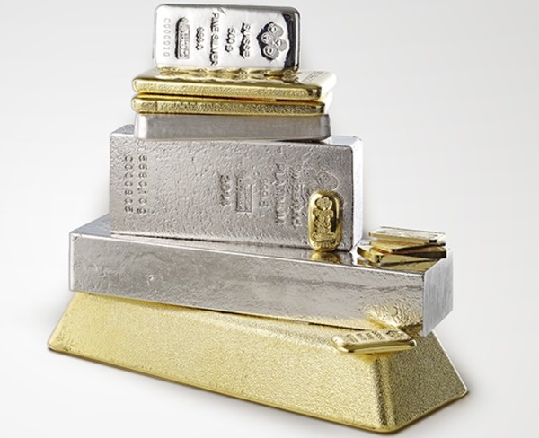 금값 상승에 자매금속인 은도 상승하고 있다. 3일 은 선물은 3.1% 오른 온스당 26.92달러로 2년여 사아에 최고치를 기록했다. 사진은 스위스 귀금속업체 MKS팸프가 생산하는 골드바와 실버바,잉곳. 사진=MKS 팸프
